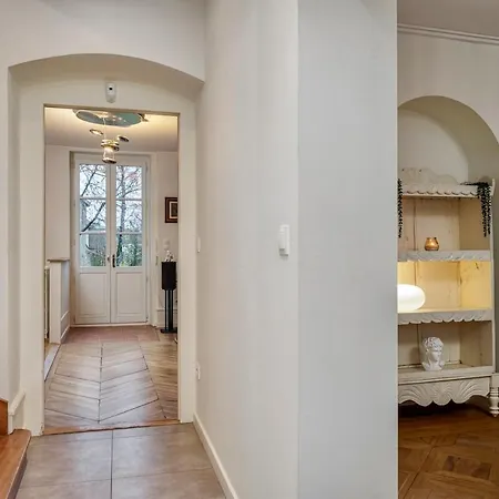 Bedroom 2 - Authentic Charm - Coliving Historic House Apartment Ferney-Voltaire