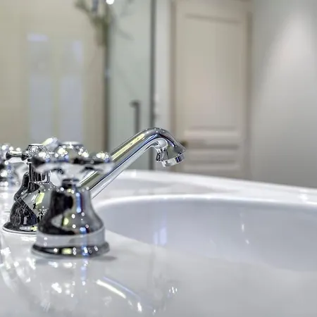 Bedroom 2 - Authentic Charm - Coliving Historic House