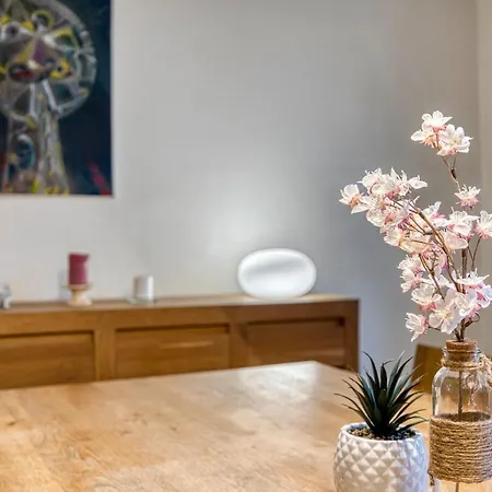 Bedroom 2 - Authentic Charm - Coliving Historic House Apartment