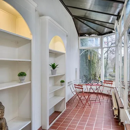 Bedroom 2 - Authentic Charm - Coliving Historic House 招待所 费内-伏尔泰