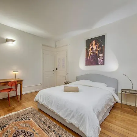 Apartment Bedroom 2 - Authentic Charm - Coliving Historic House Ferney-Voltaire
