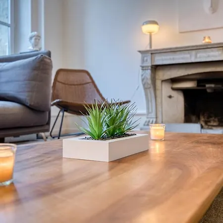 Bedroom 2 - Authentic Charm - Coliving Historic House Apartment *